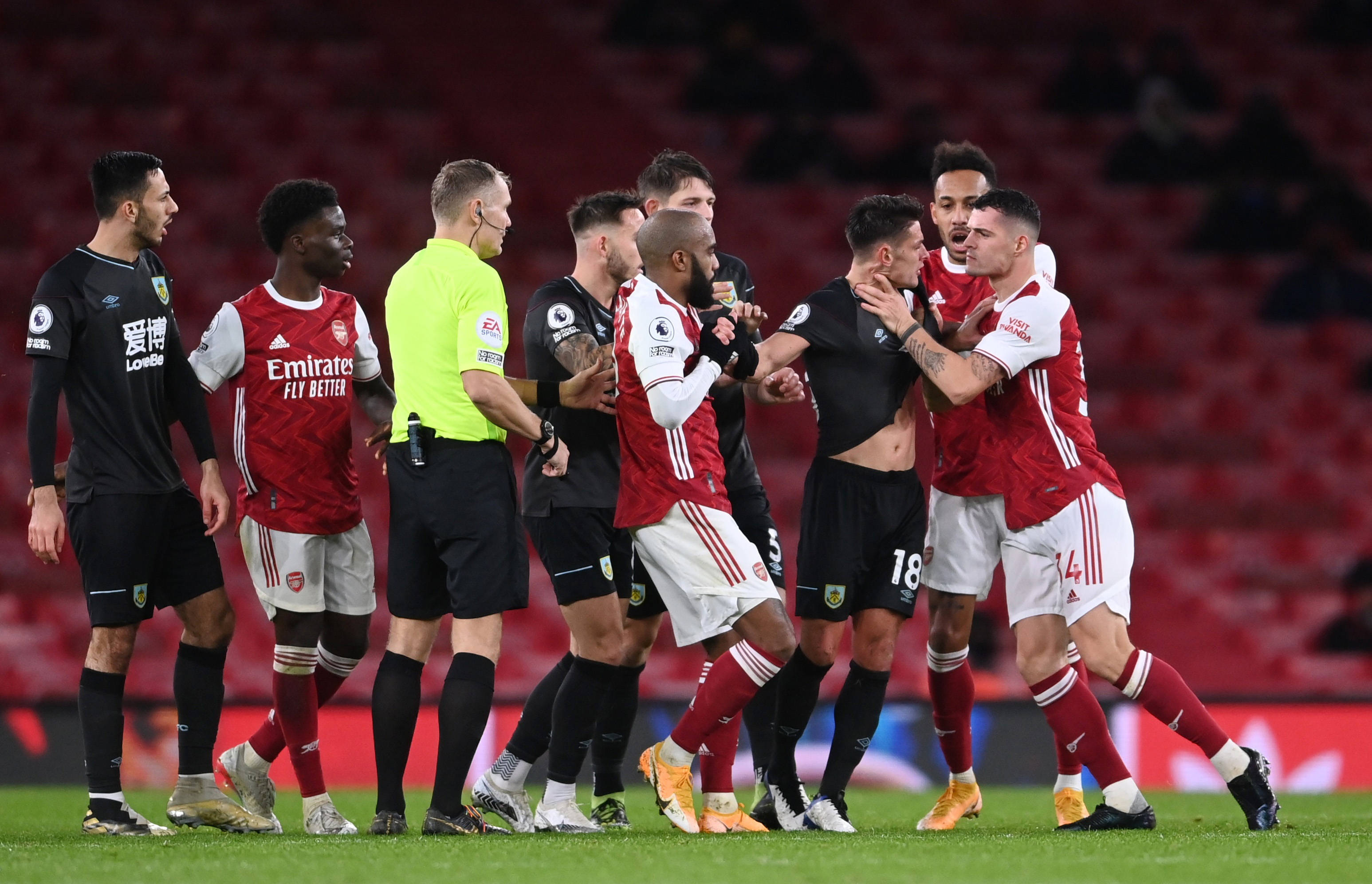 的一片哗然 的一片哗然